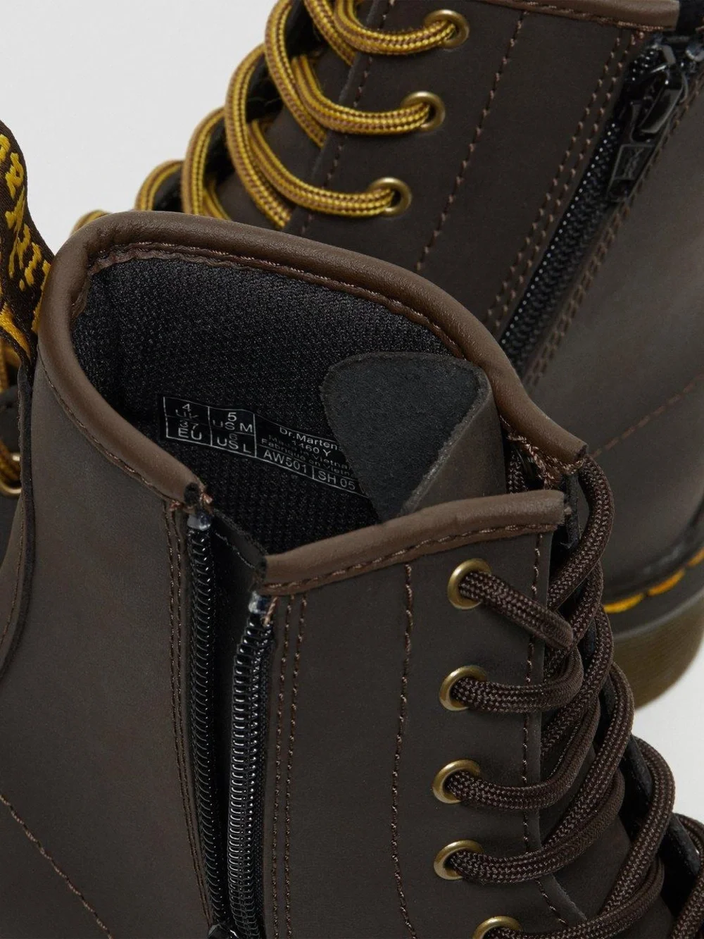 Dr. Martens Youth 1460 Wildhorse Leather Lace Up Boots Brown NWT Size 3